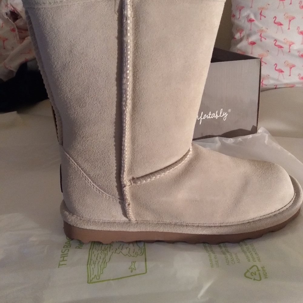 Boots - Picture 3 of 7